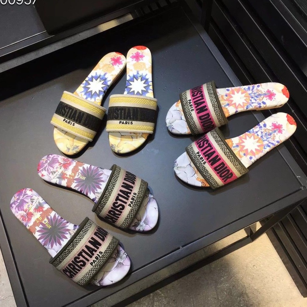 Sandals - Picture 2 of 5